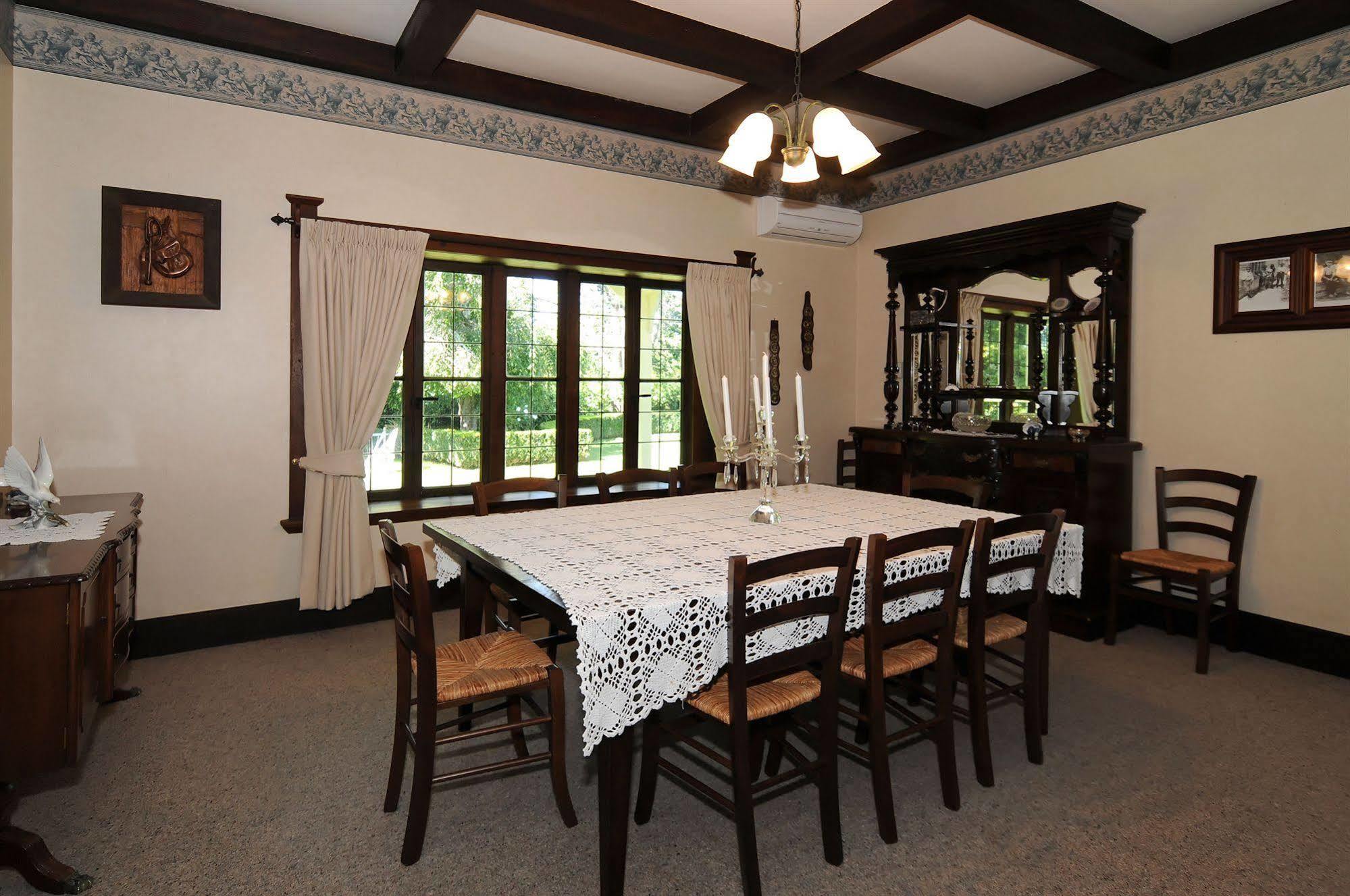 Oak Lane Lodge Хамилтън Екстериор снимка
