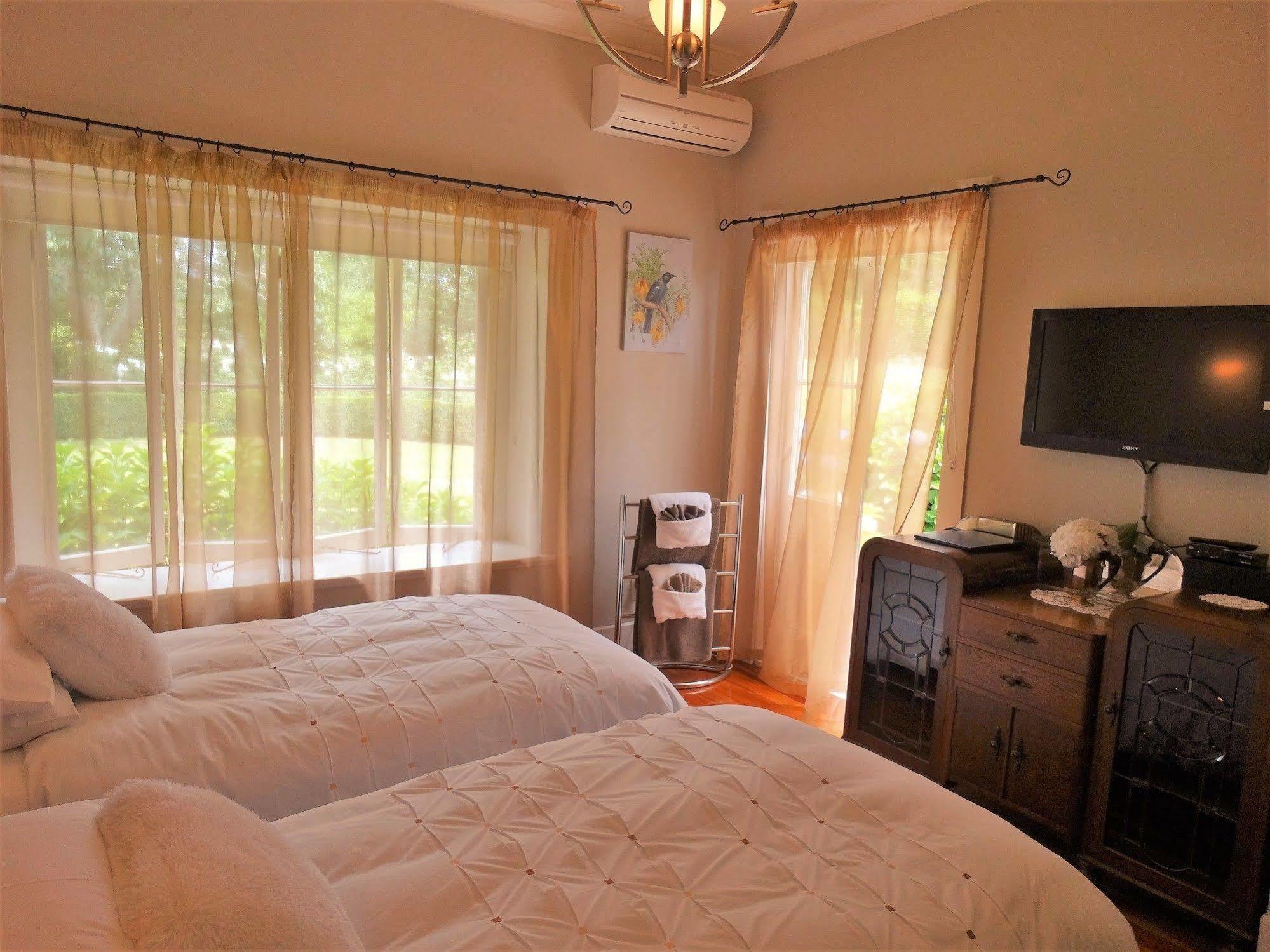 Oak Lane Lodge Хамилтън Екстериор снимка