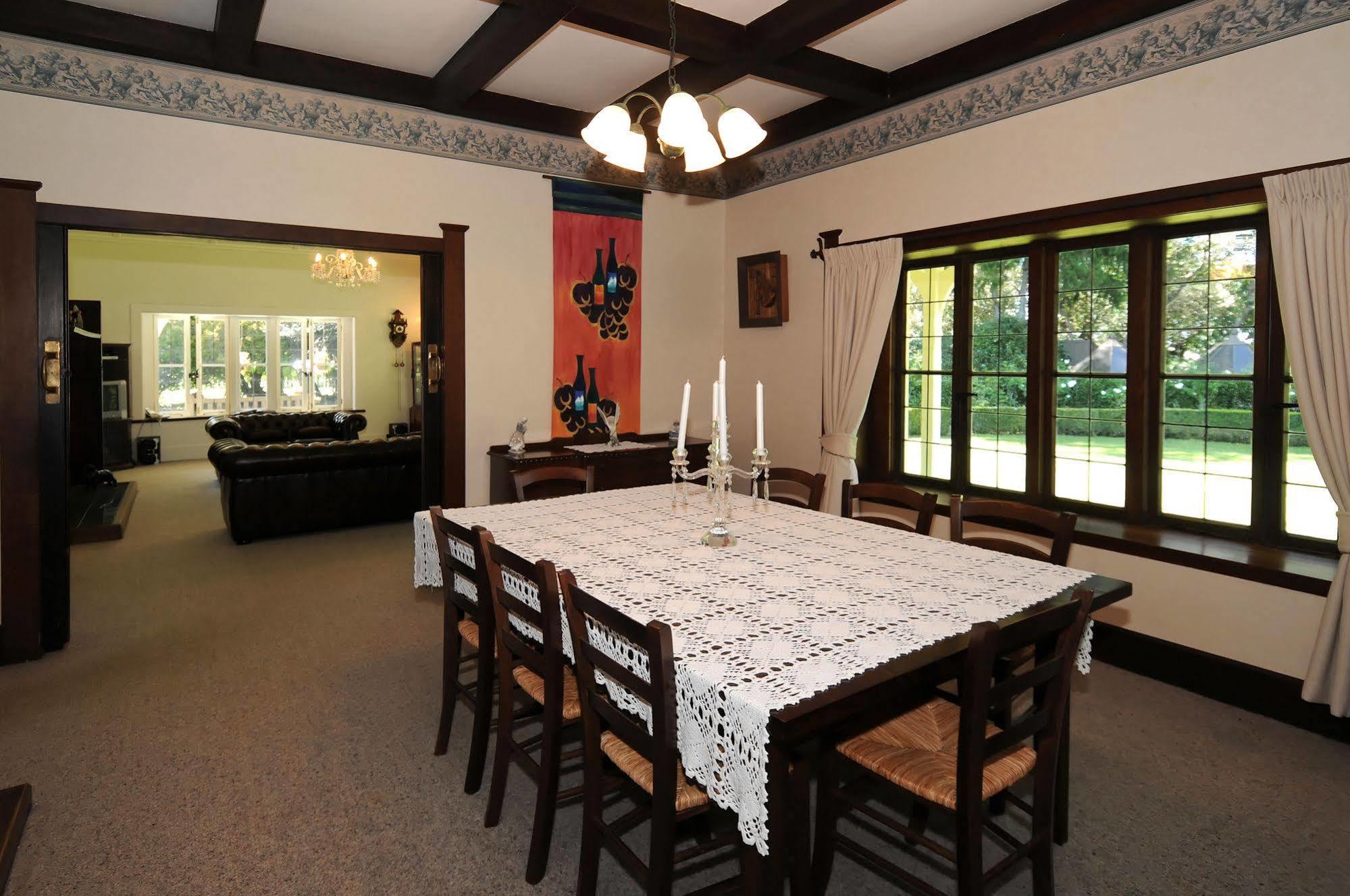 Oak Lane Lodge Хамилтън Екстериор снимка